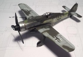 Neutrales Foto der AZ-Model FW-190 D9 Oberseite